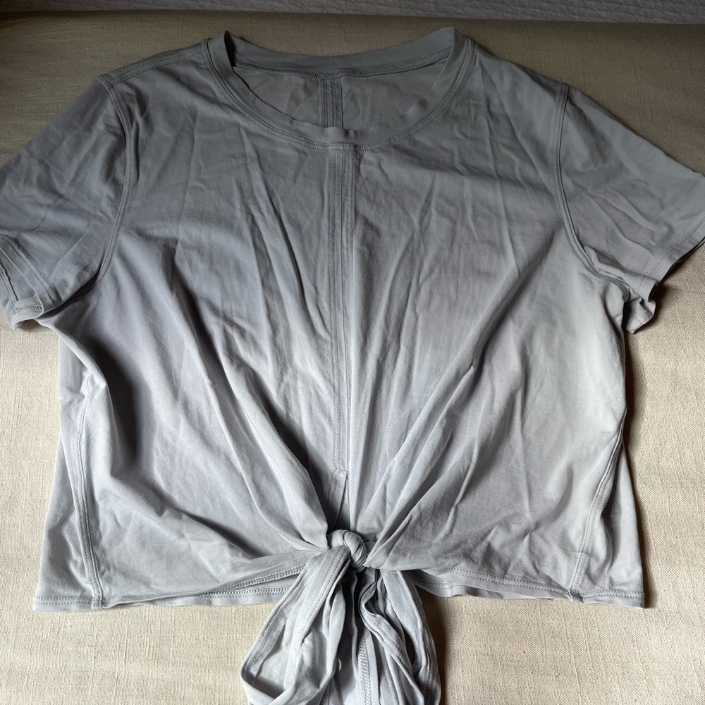 Lululemon crop tee
